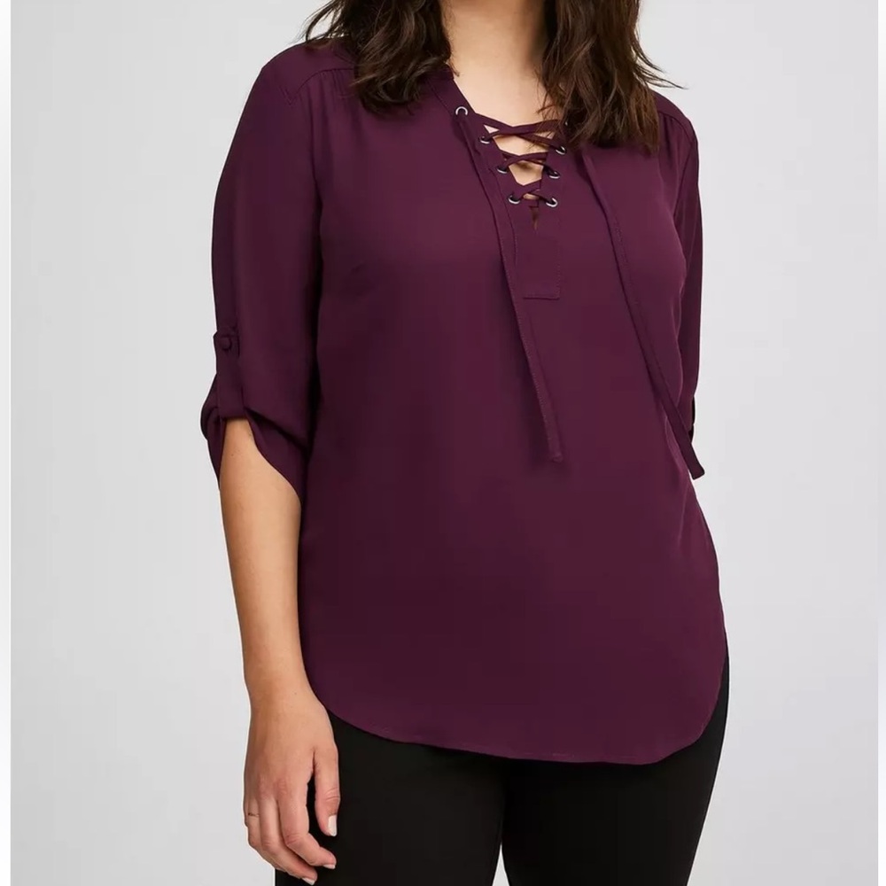 Torrid Womens Harper 3/4 Sleeve Lace Up Blouse In Winter Bloom, Size 2X